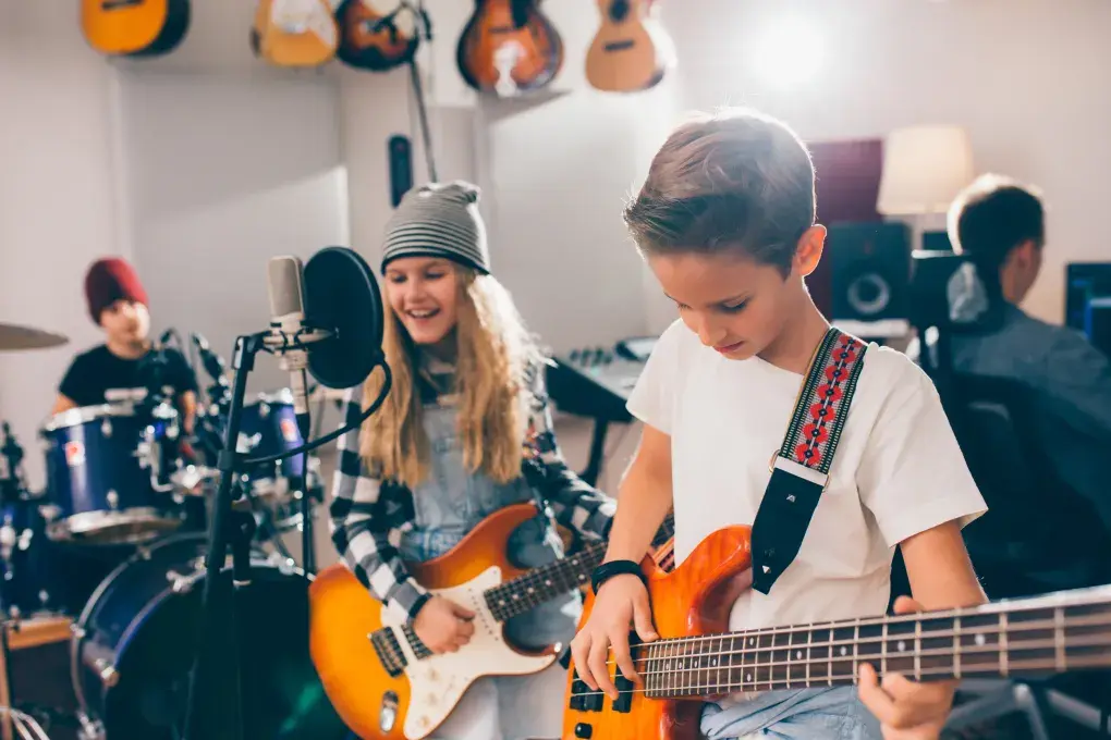 Photo montrant un groupe de rock d'enfants