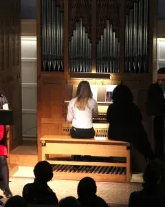 Photo montrant un concert d'orgue