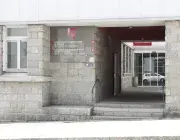Photo montrant la façade en pierre du conservatoire rue du Château à Brest