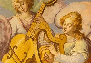 Détail d'un tableau montrant deux jeunes femmes ailées jouant d'un instrument