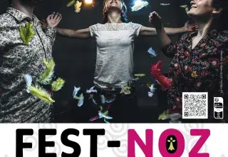 Affiche montrant personnes souriant avec des plumes flottant autour d'eux
